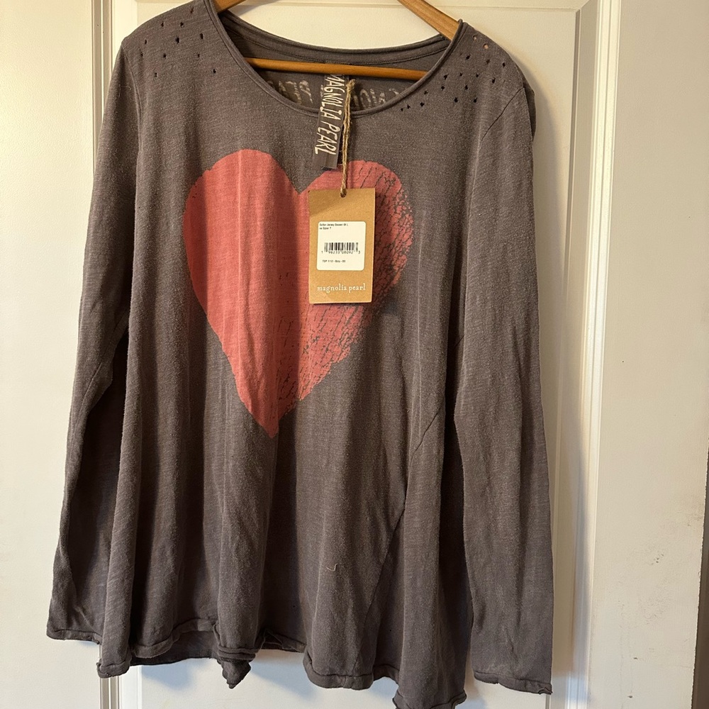 ❤️💎NWT magnolia pearl long sleeve tee💎❤️SOLD OUT STYLE